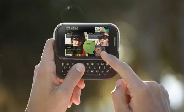 Microsoft Kin Close kin2