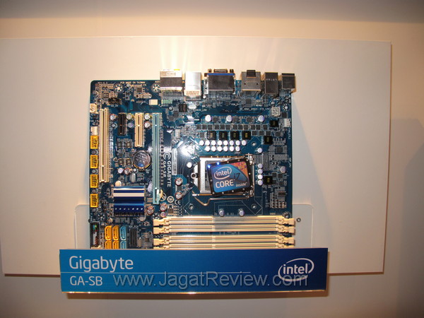 Motherboard untuk Sandy Bridge! 12 20100602 mobo sandybridge0021