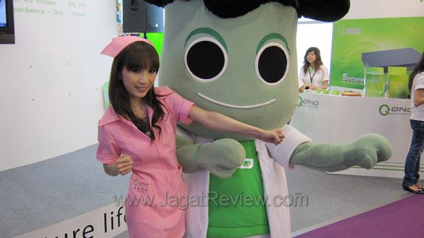 Computex 2010 Booth Babes - Part II 8 IMG 0384
