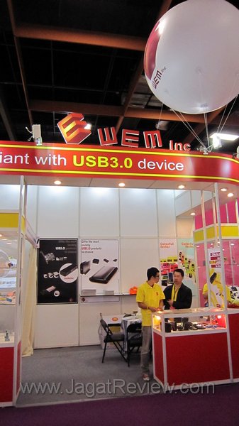 20100602_usb002 salah satu booth produsen aksesoris USB3 di taiwan world trade center