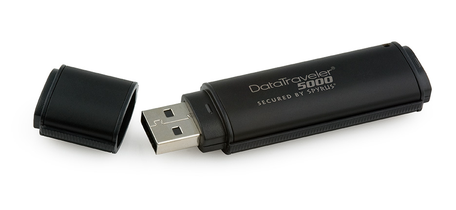 Kingston Secure USB Flash Drives: Mengamankan Data Penting Anda Kapanpun, Dimanapun 12 DT5000 angleOpenBottom