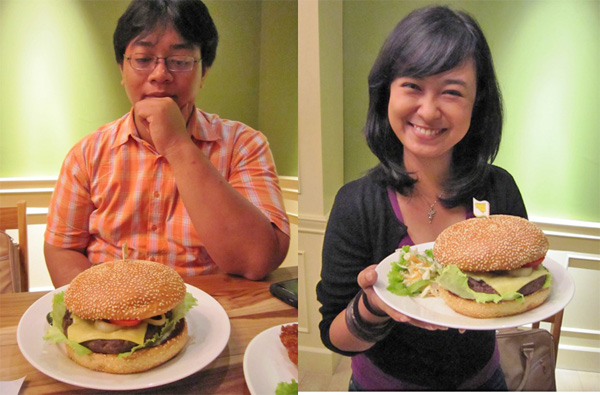 Hari yang Menyenangkan di Happy Day Restaurant 2 Gatot Lucky Burgers1