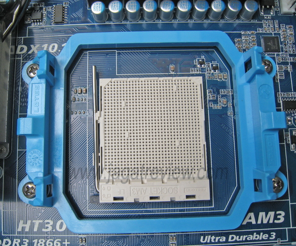 Gigabyte 13 socket R