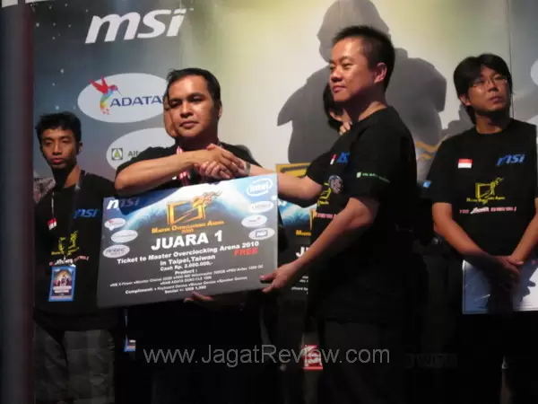 MSI Master Overclocking Arena 2010: We Have A Winner! 2 IMG 2771