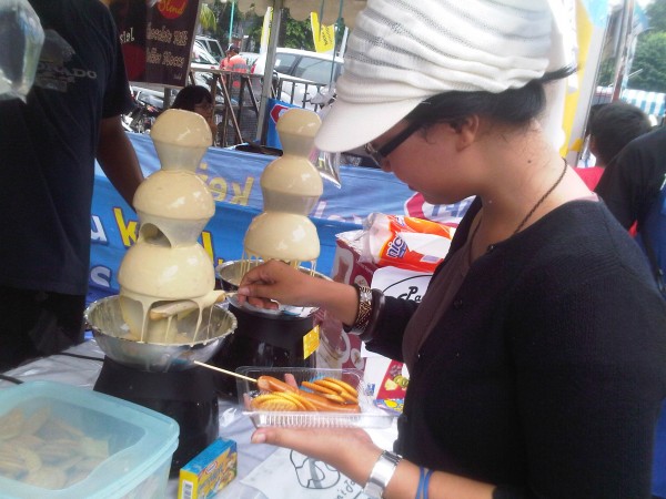 celup celup ke chesee fountain yummy