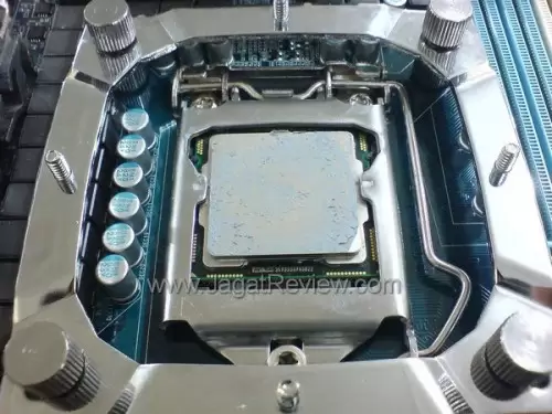 Perbandingan Metode Pengolesan Thermal Paste 4 thermal rata 4