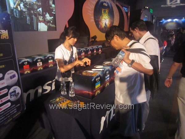 msi moa 2010 closer 001