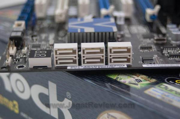 Asrock890GX_Extreme3_SATA