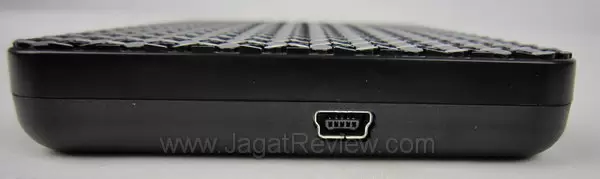 Samsung G2 Portable 500 GB Lubang USB Samsung G2 Portable 500 GB Lubang USB