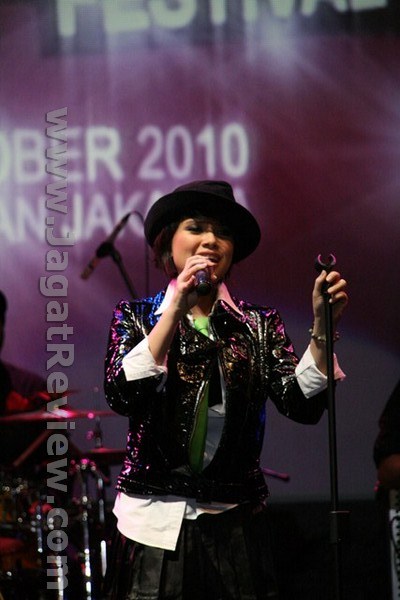 Day 2—Java Soulnation: Les Nubians dan Sandhy Sandoro Bersinar Terang! 13 tangga