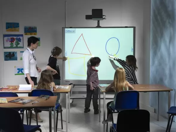 Panasonic Menawarkan Kelas Masa Depan: Hands-On Panaboard UB-T880 7 Panasonic Whiteboard UB T880