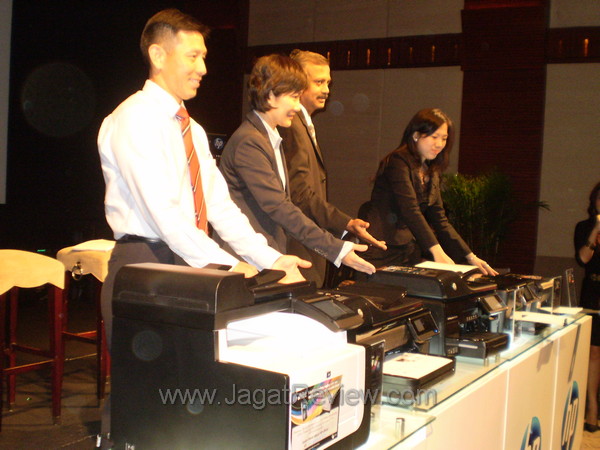 HP Perkenalkan Jajaran Lengkap Printer dengan Kemampuan ePrint 7 PA170196 R