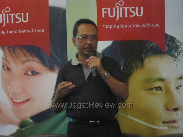 Komputasi Awan Versi Fujitsu 12 fujitsu achmad s sofwan president director fujitsu indonesia