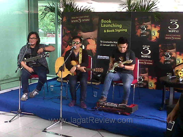 launch_signing_ranah_3_warna 001 launch signing ranah 3 warna 001