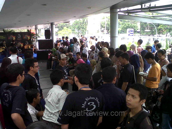 launch_signing_ranah_3_warna 002 launch signing ranah 3 warna 002