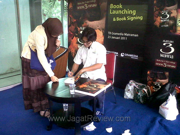 launch_signing_ranah_3_warna 004 launch signing ranah 3 warna 004