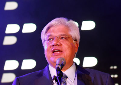 RIM Rencanakan “Super Phone” di Masa Depan 14 mike lazaridis