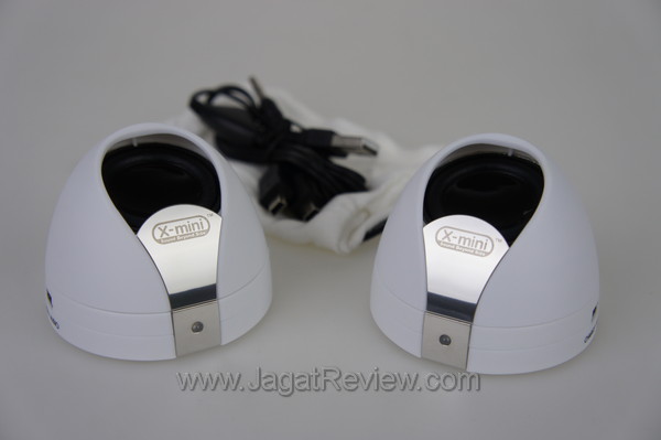 unboxing creative sound blaster xmini 011