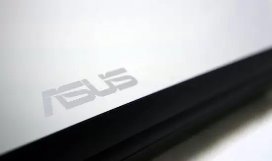 ASUS NX90: Desktop Replacement Dengan Tata Suara Indah 13 Asus NX90