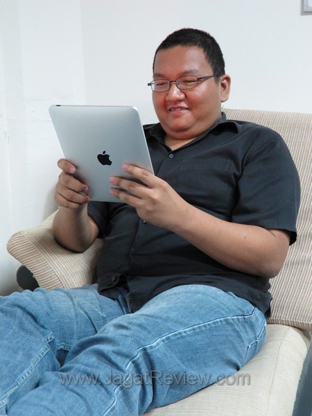 iPad_couch iPad couch