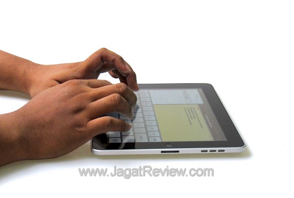 iPad_typing1 iPad typing1