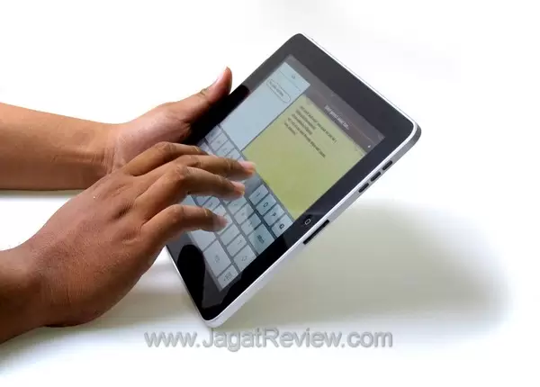 iPad_typing2 iPad typing2