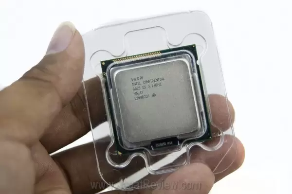 Review-Intel Core i3 2100 Processor: A Sandy Bridge for All 4 CPU In Hand