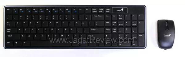Genius LuxeMate R820: Keyboard, Mouse, plus Charger! 8