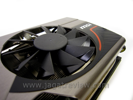 Preview MSI N580GTX Lightning 8 IMG 1137