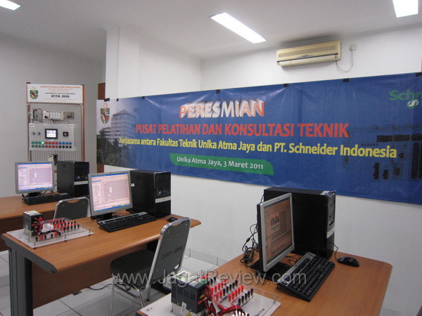 Schneider Electric Buka Training Center di Unika Atma Jaya 12 IMG 6800 R