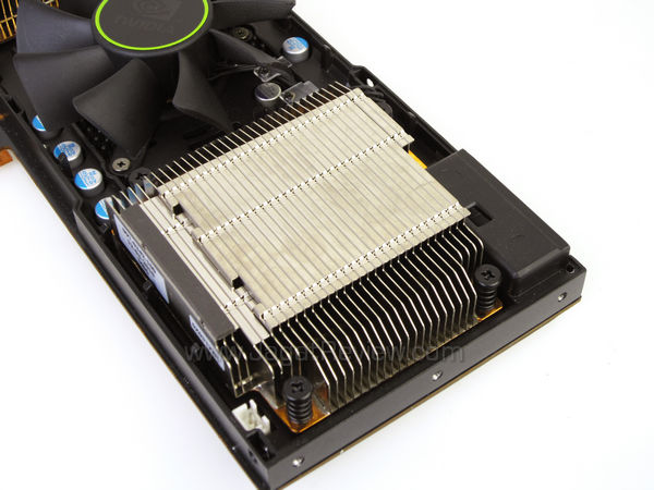 nvidia gtx 590 inside heatsink 5
