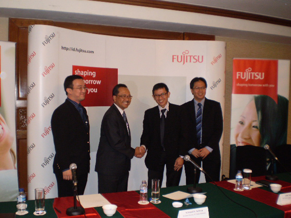 Fujitsu Selesaikan Implentasi Infrastruktur TI di JGC Indonesia 16 P1080638