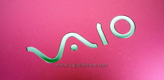 Sony Vaio VPCYB15AGP: Notebook Centil yang Dilengkapi AMD E-350 17 Sony Vaio VPCYB15AGP