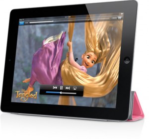 Jadikan iPad sebagai Bioskop Pribadi 2 a84d5 ipad 2 watching movies