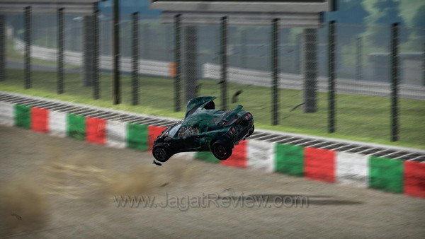 review nfs shift 2 009