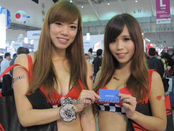 computex_2011_booth_babes_AFox 3 AFox 3