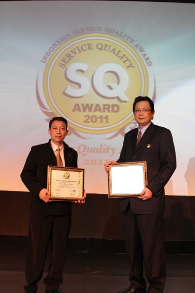 Canon Care Center terima SQ Award 2011 Canon Care Center terima SQ Award 2011