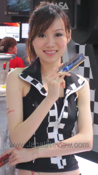 computex_2011_booth_babes_G Skill babes 1 G Skill babes 1