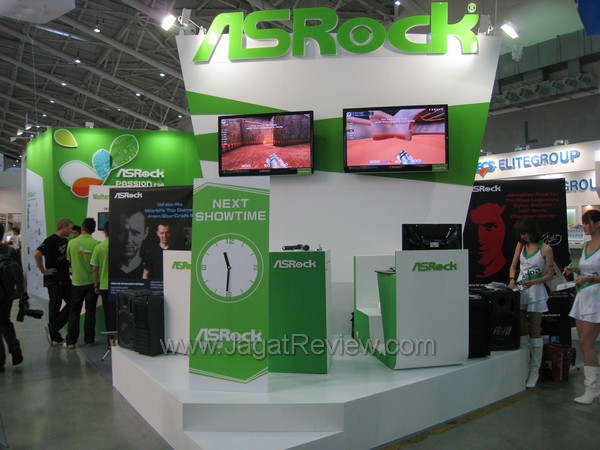 Computex 2011 Booth Raid: ASRock 5 IMG 3527