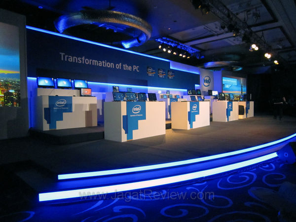 1-suasana panggung sebelum acara 1 suasana panggung sebelum acara