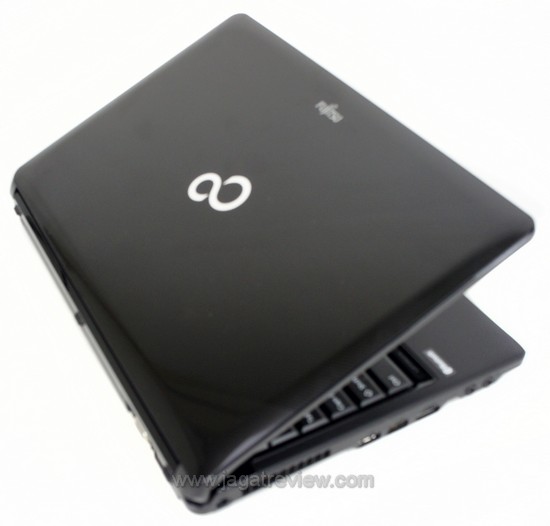 SONY DSC Fujitsu Lifebook SH561 2