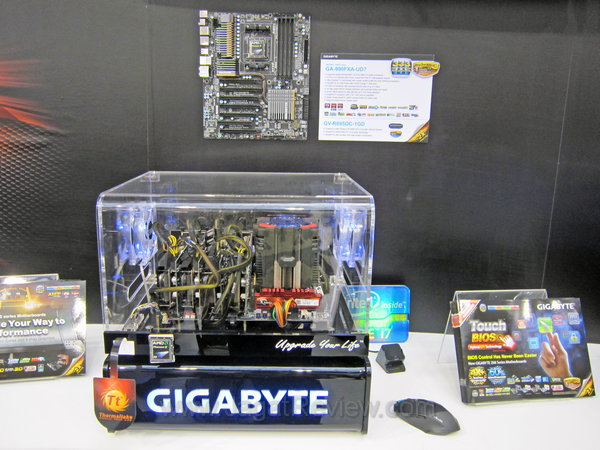 computex_2011_gigabyte_GA-990FXA-UD7 GA 990FXA UD7