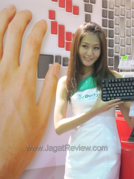 computex_2011_booth_babes_day_2_part1_006 IMG 0125