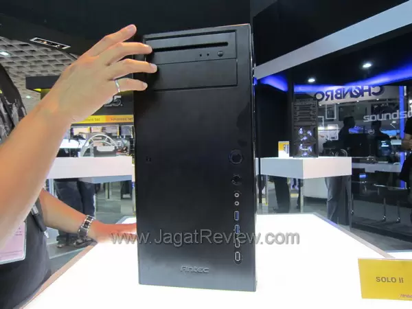 Computex 2011 Booth Raid: Antec 11 IMG 02031