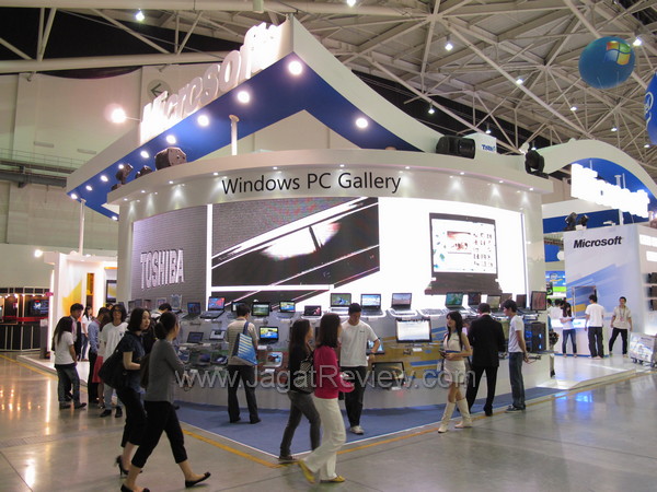 Computex 2011 Booth Raid: Microsoft 2 IMG 9713
