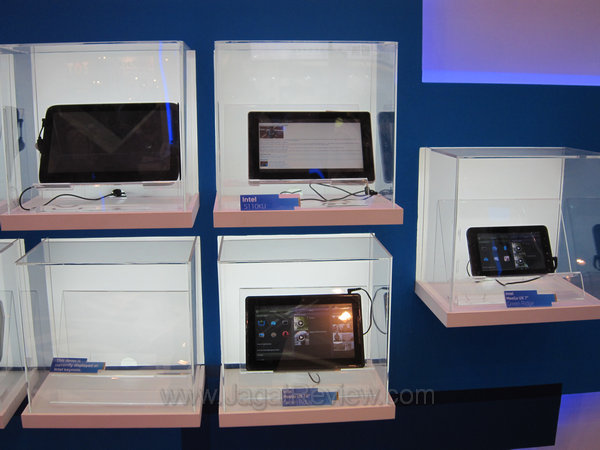 Intel S110KU Intel MeeGo 10 Green Ridge Intel MeeGo 7 Green Ridge 2 terakhir make sistem operasi tablet buatan intel MeeGo