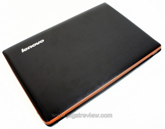 Review Lenovo Ideapad Y570: Layar Besar dengan Graphics Kencang 43 Lenovo Ideapad Y570