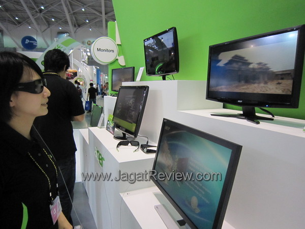 Monitor yg bisa membuat gambar+movie biasa menjadi 3D