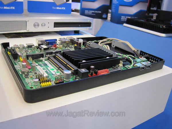 Motherboard Thin Mini-ITX dengan Intel Atom Cedar Trail-D bs make heatsink pasif n kecil jdnya casing bs tipis abis Motherboard Thin Mini ITX dengan Intel Atom Cedar Trail D bs make heatsink pasif n kecil jdnya casing bs tipis abis