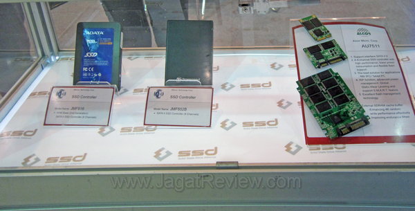 SSD yang dipamerkan SSD yang dipamerkan